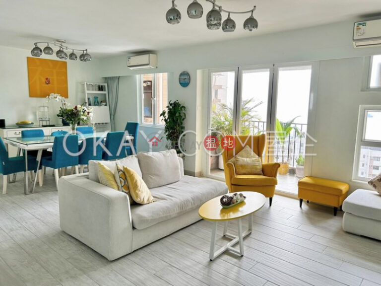 Unique 3 bedroom with balcony & parking | Rental