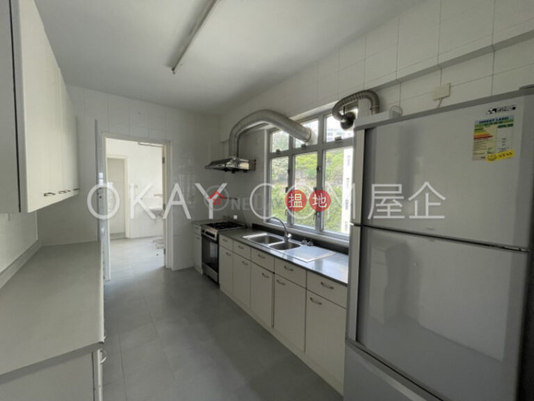 Efficient 4 bedroom with balcony & parking | Rental