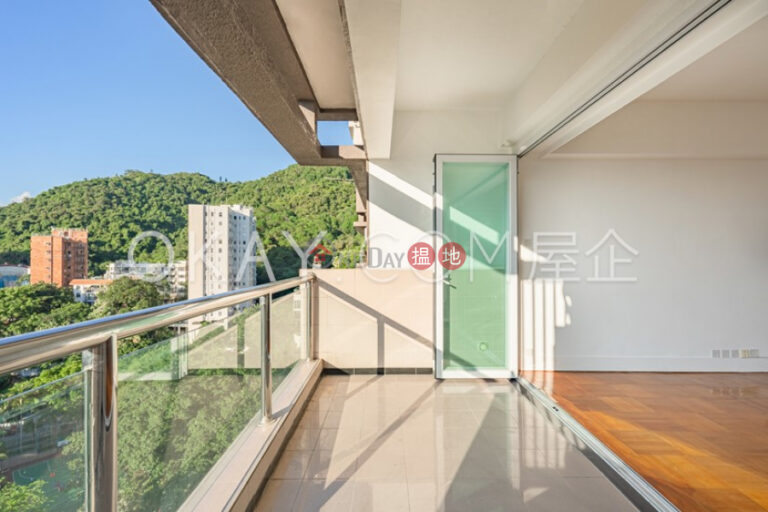 Efficient 3 bedroom with balcony & parking | For Sale