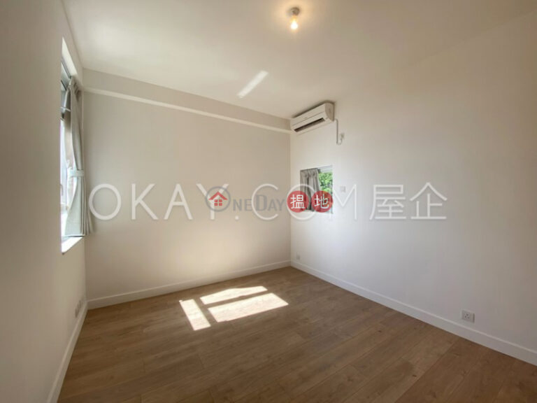 Nicely kept 2 bedroom with balcony & parking | Rental