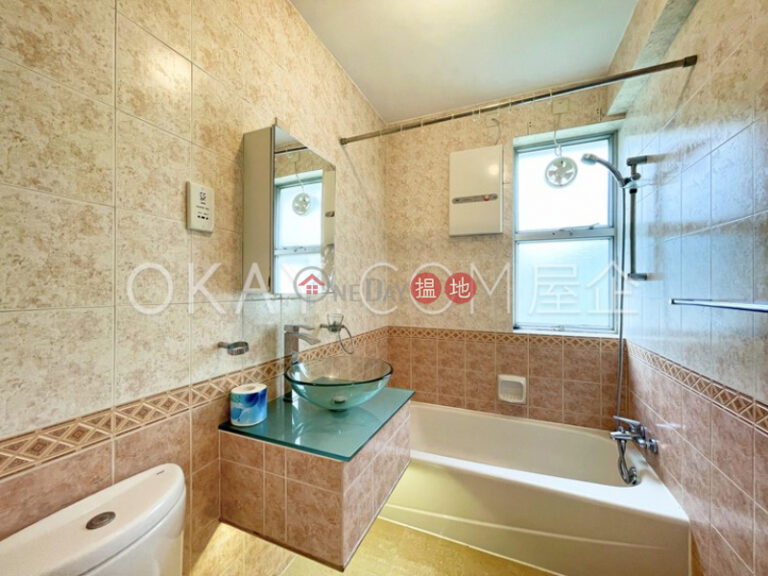 Efficient 4 bedroom with sea views, balcony | For Sale