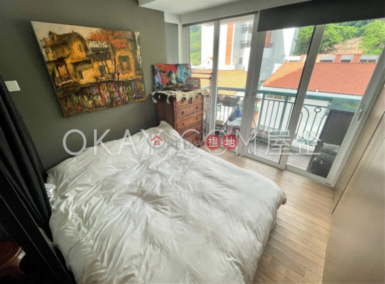 Elegant 2 bedroom with sea views & balcony | For Sale