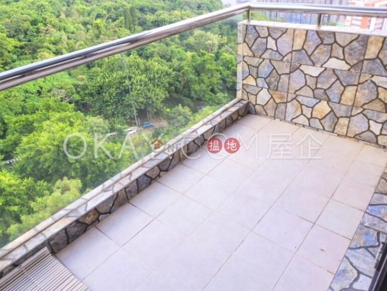 Efficient 3 bed on high floor with sea views & balcony | Rental