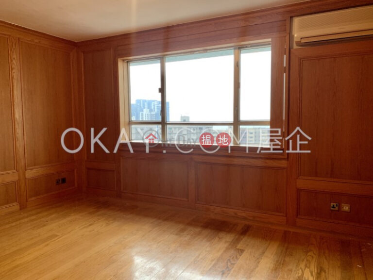 Efficient 3 bedroom with sea views & parking | For Sale