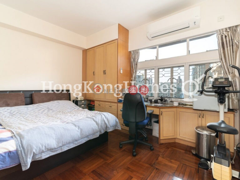 3 Bedroom Family Unit at Fulham Garden | For Sale