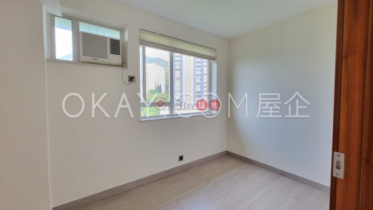 Efficient 3 bed on high floor with rooftop & parking | For Sale