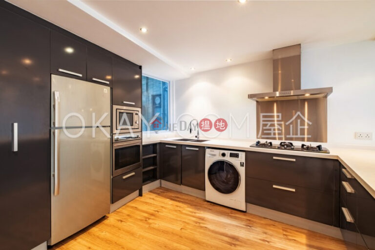 Stylish 3 bedroom with balcony & parking | For Sale