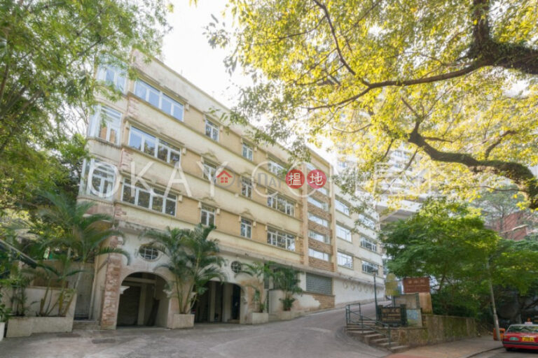 Efficient 3 bed on high floor with rooftop & parking | Rental