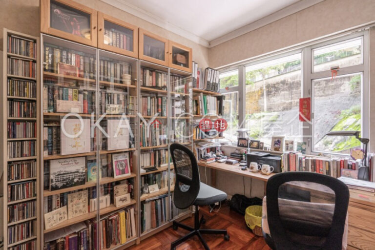 Charming 3 bedroom with balcony & parking | For Sale