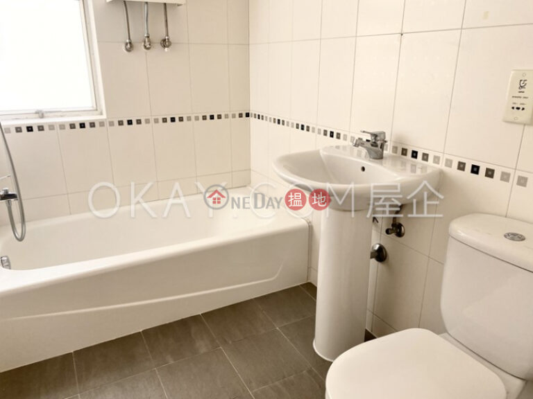 Efficient 4 bedroom with sea views, balcony | Rental