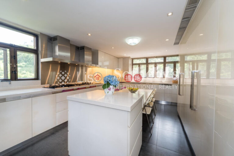 Property for Sale at Scenic Villas with more than 4 Bedrooms