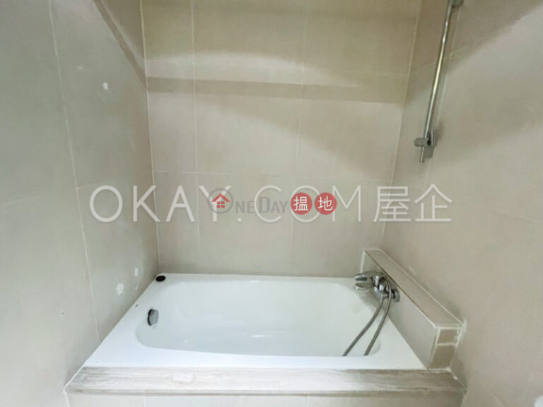 Efficient 3 bedroom in Pokfulam | For Sale