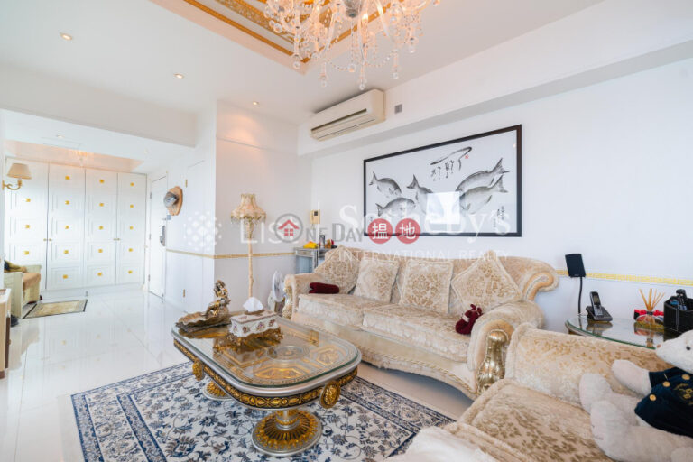 Property for Sale at Royalton with more than 4 Bedrooms