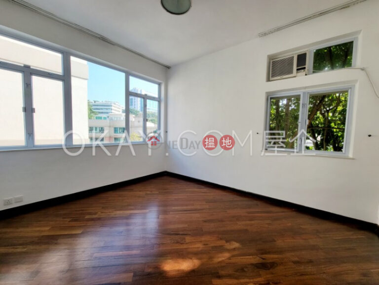 Exquisite 3 bedroom on high floor with parking | Rental