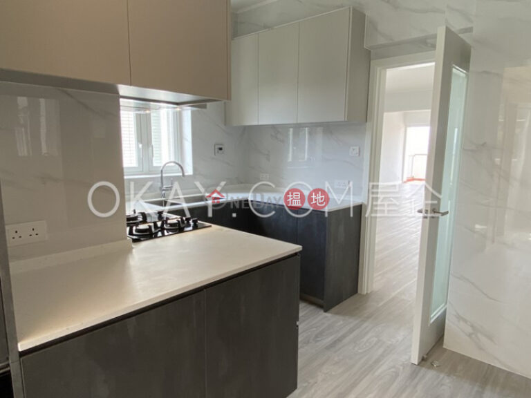 Efficient 4 bed on high floor with balcony & parking | Rental