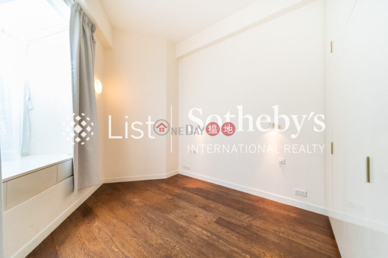 Property for Sale at Albany Court with 3 Bedrooms