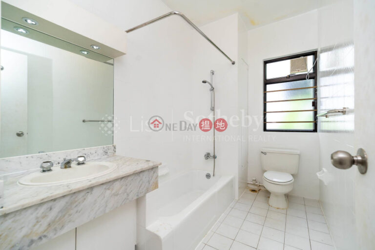 Property for Rent at Pine Grove Block 4 with 4 Bedrooms