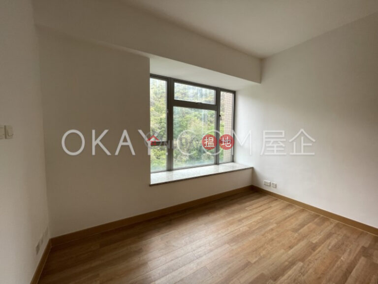 Lovely 4 bedroom with sea views, balcony | For Sale