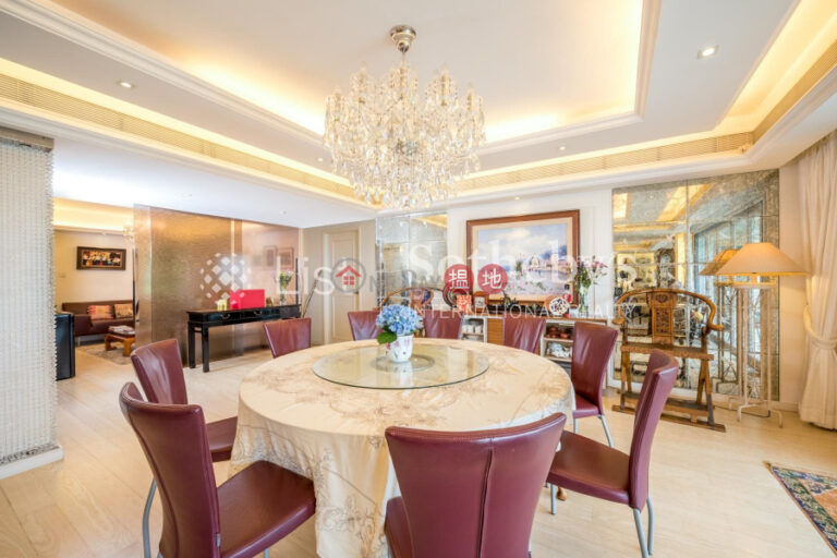 Property for Sale at Scenic Villas with more than 4 Bedrooms