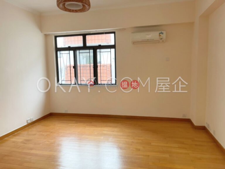 Elegant 3 bedroom with parking | For Sale