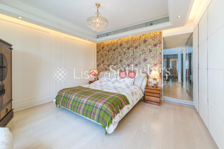 Property for Sale at Scenic Villas with more than 4 Bedrooms