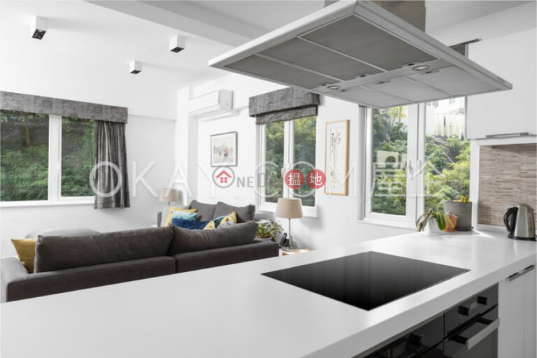 Stylish 3 bedroom on high floor with rooftop & parking | For Sale