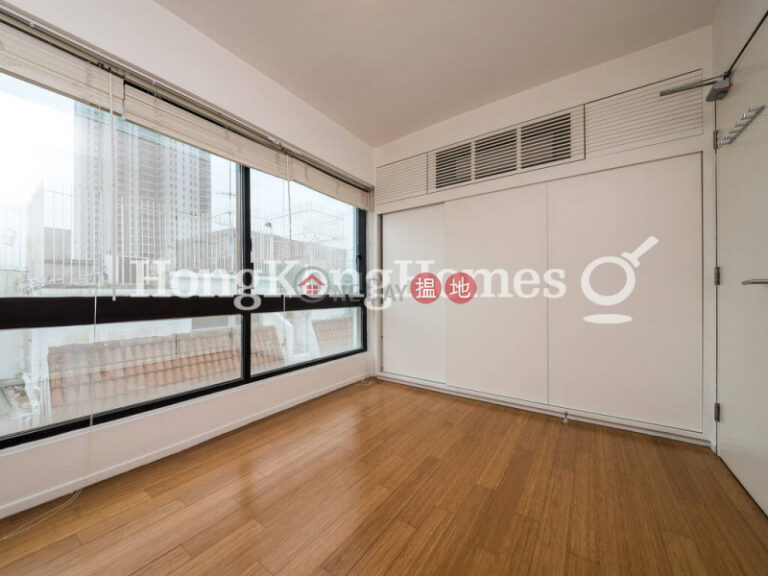 3 Bedroom Family Unit at Aqua 33 | For Sale