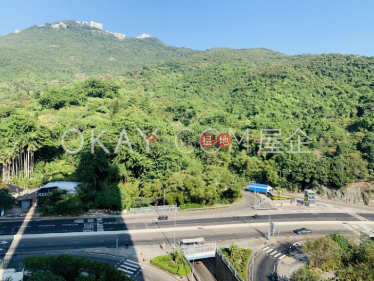 Nicely kept 1 bedroom with balcony | For Sale