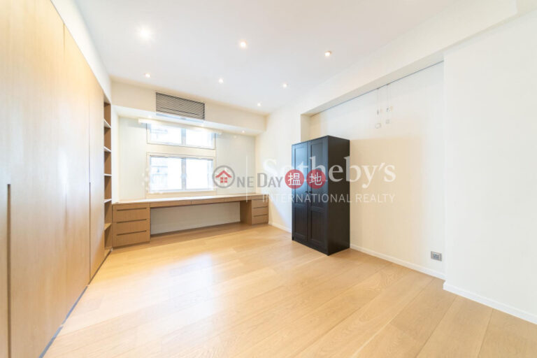 Property for Sale at Fulham Garden with 3 Bedrooms