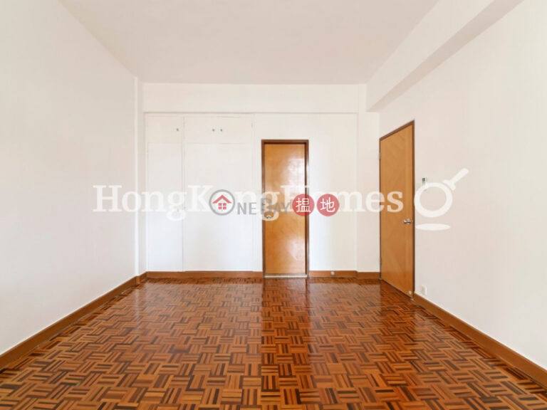 3 Bedroom Family Unit for Rent at Bisney Villas