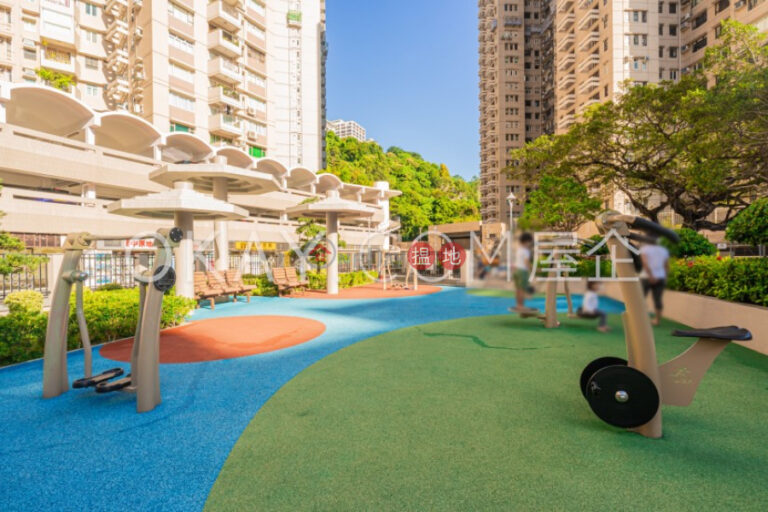 Efficient 2 bedroom with terrace & parking | Rental