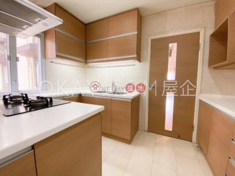 Efficient 3 bedroom with balcony | For Sale