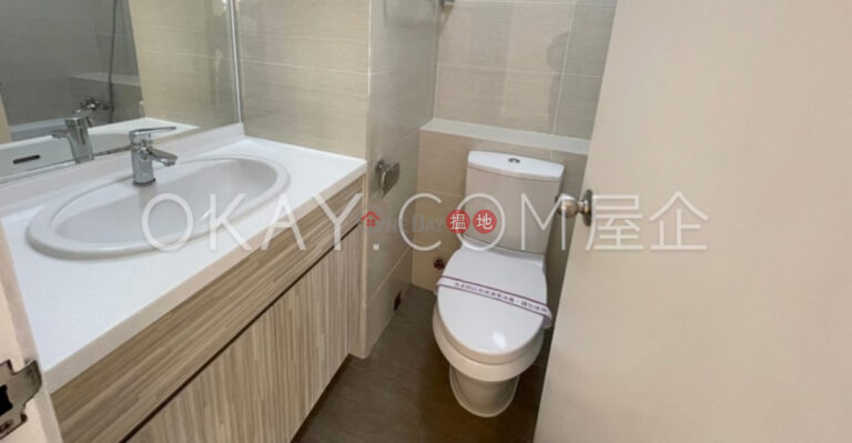 Lovely 3 bedroom with balcony | Rental