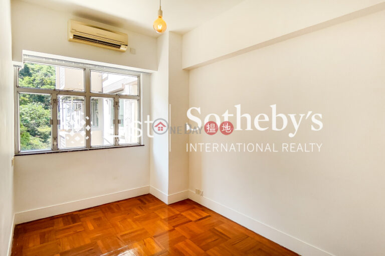 Property for Sale at POKFULAM COURT, 94Pok Fu Lam Road with 3 Bedrooms