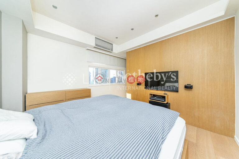 Property for Sale at Fulham Garden with 3 Bedrooms