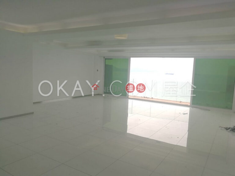 Beautiful 3 bedroom with balcony & parking | Rental