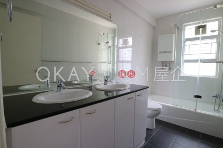 Efficient 4 bedroom with balcony | Rental