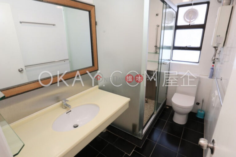 Efficient 4 bedroom with balcony & parking | Rental