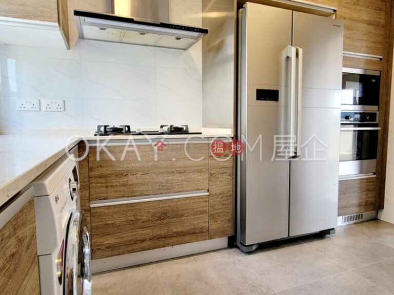 Rare 3 bedroom with sea views, balcony | Rental