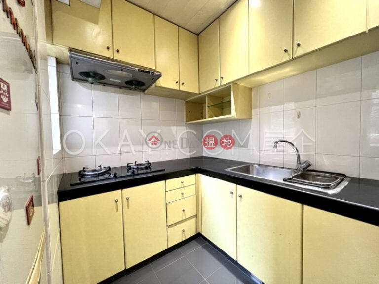 Stylish 2 bedroom with parking | Rental