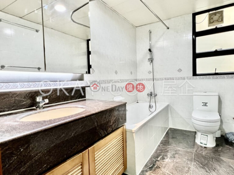 Rare 3 bedroom with parking | Rental