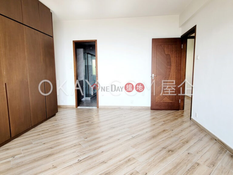 Rare 3 bedroom with sea views, balcony | Rental