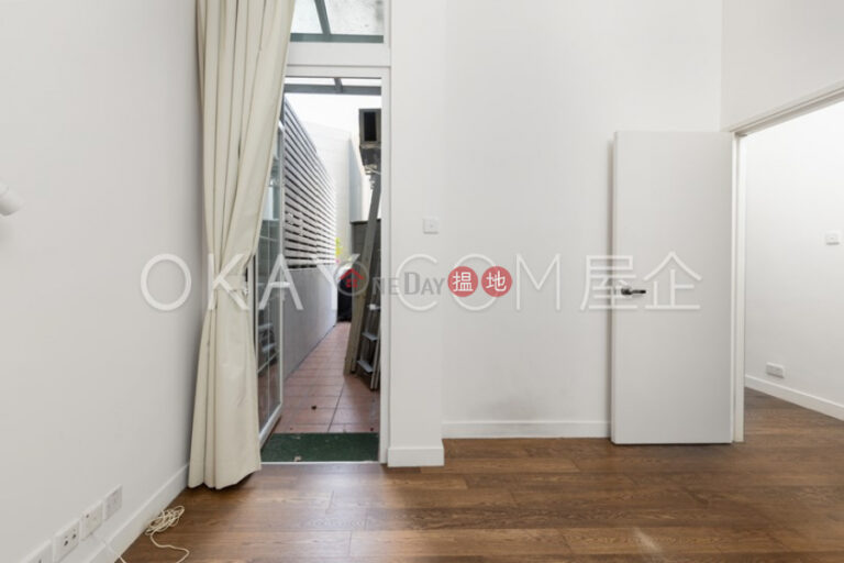 Luxurious 3 bedroom with terrace & parking | Rental