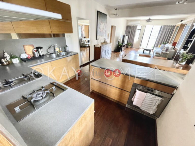 Efficient 3 bedroom with balcony & parking | For Sale