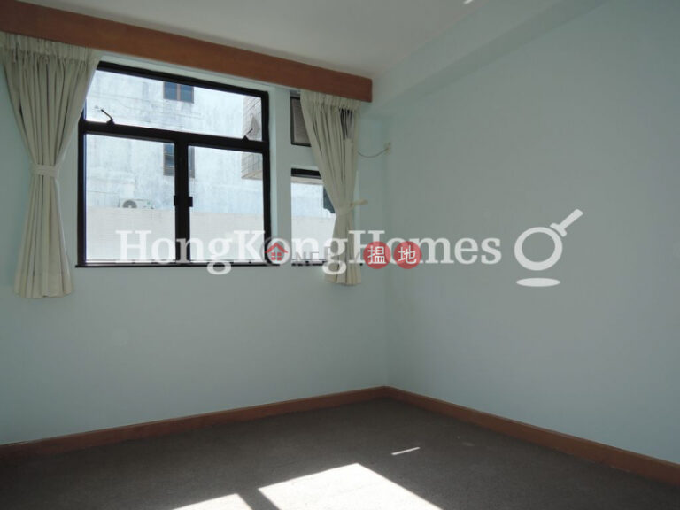 3 Bedroom Family Unit at CNT Bisney | For Sale