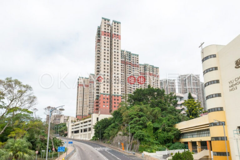 Tasteful 3 bed on high floor with sea views & rooftop | For Sale