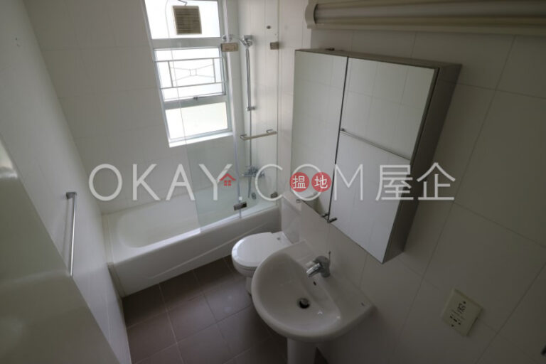 Efficient 4 bedroom with balcony | Rental