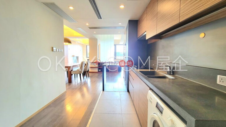 Exquisite 2 bedroom with parking | Rental