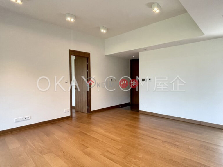 Exquisite 3 bedroom on high floor with balcony | Rental