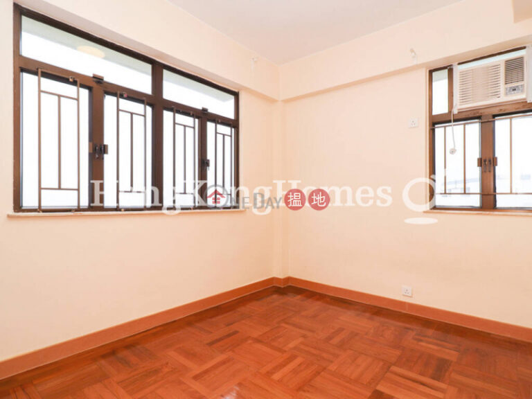 3 Bedroom Family Unit at WORLD FAIR COURT | For Sale